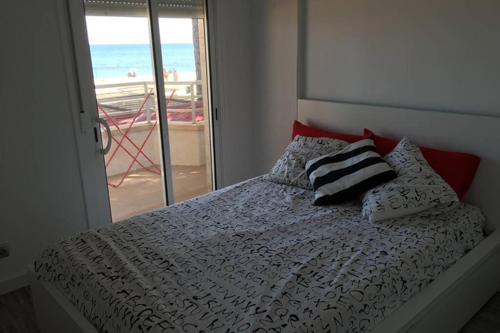 Apartamento Con Vistas Al Mar En 坎布里尔斯 外观 照片
